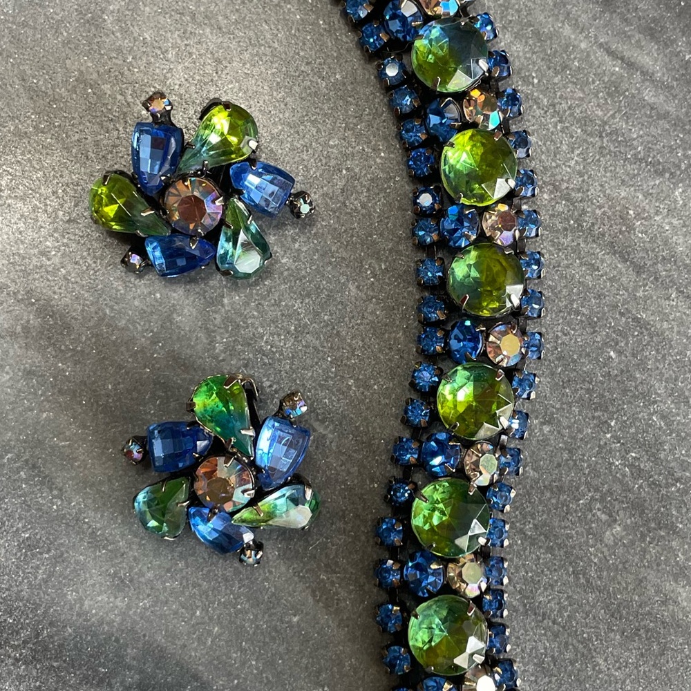 Vintage Kramer New York Blue Green Crystal Bracelet Earrings Set - Picture 3 of 12